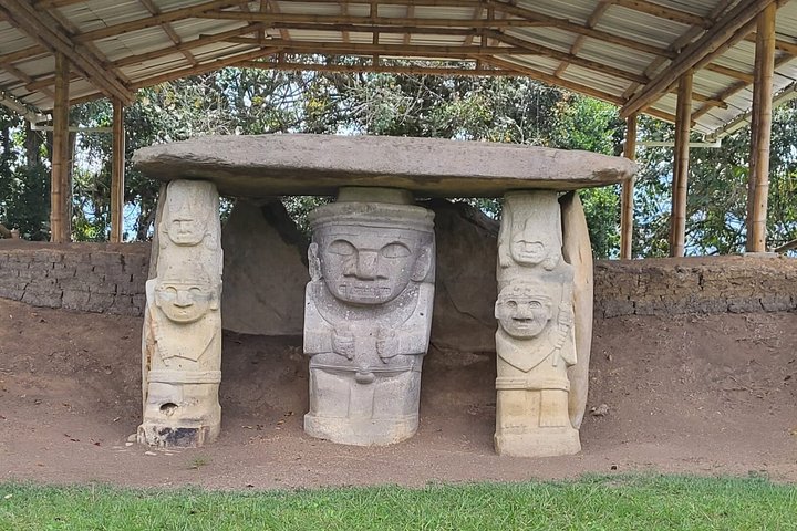 Desierto De La Tatacoa y San Agustín 4 Días 3 Noches