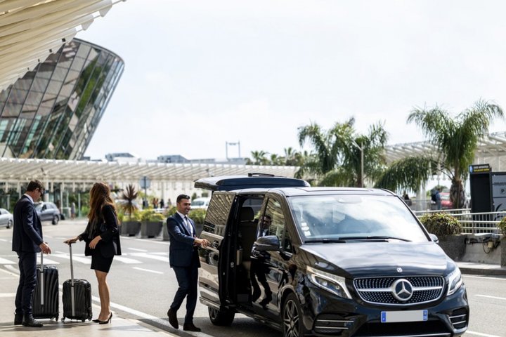 Enveis delt transport fra eller til Chania flyplass til Bali
