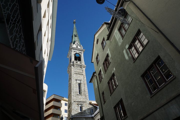 Tour a piedi della cultura privata di St Moritz oltre le piste