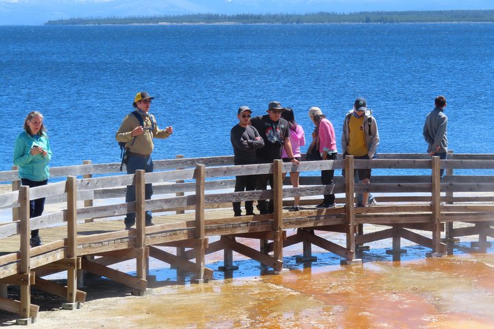 Lower Loop Van Tour från West Yellowstone: Grand Prismatic och Old Faithful