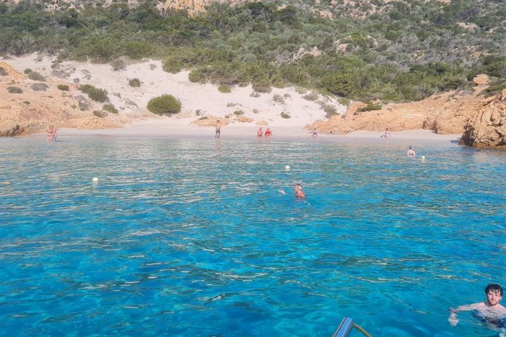 Excursão de barco pelo arquipélago de La Maddalena saindo de Cannigione
