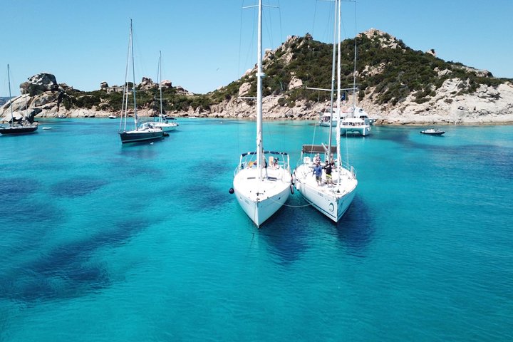 Excursão de barco pelo arquipélago de La Maddalena saindo de Cannigione
