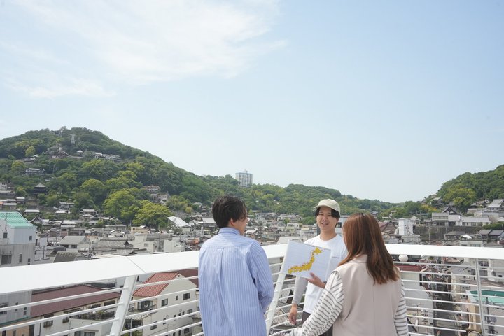 Upptäck dolda Japan Cykla den tidlösa hamnen i Onomichi