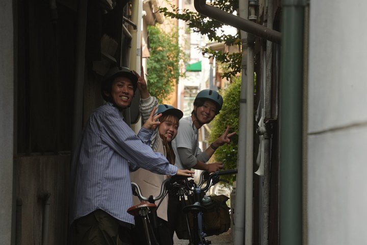 Upptäck dolda Japan Cykla den tidlösa hamnen i Onomichi
