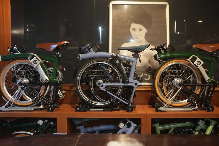 Upptäck dolda Japan Cykla den tidlösa hamnen i Onomichi