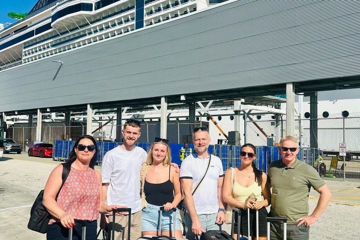 Port Canaveral til Kennedy Space Center Tour deretter til MCO Airport