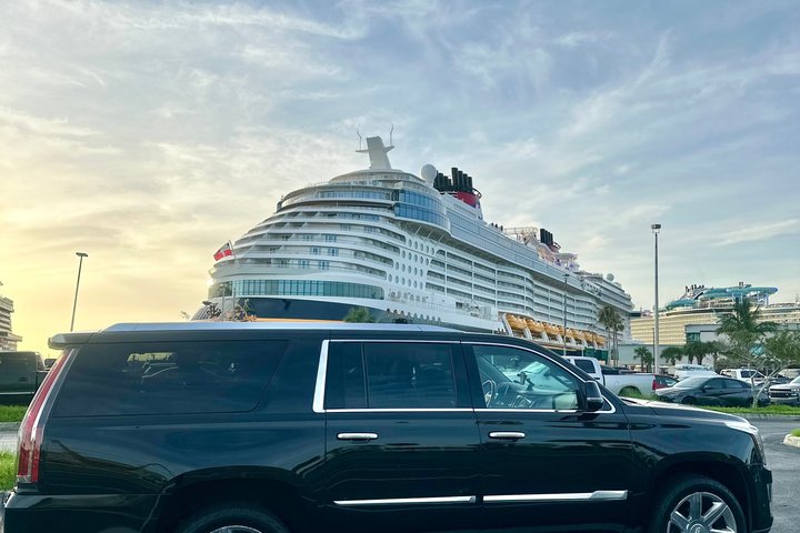 Port Canaveral til Kennedy Space Center Tour deretter til MCO Airport