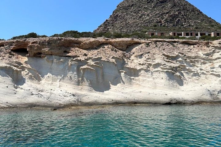 Antiparos & Despotiko: Zwemmen, verkennen en genieten van lunch vanuit Paros
