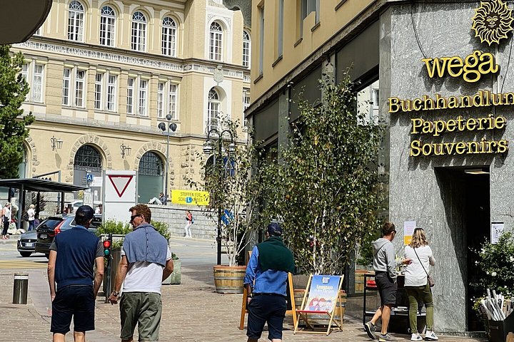 Tour a piedi della cultura privata di St Moritz oltre le piste