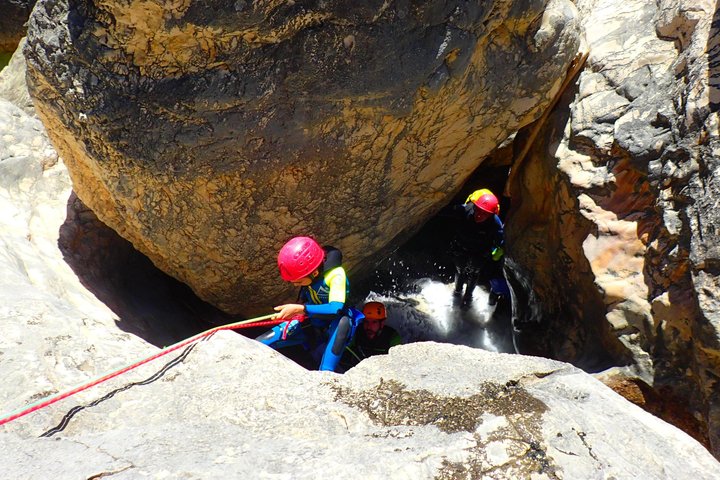Barranquismo para familias y niños en Sierra de Guara