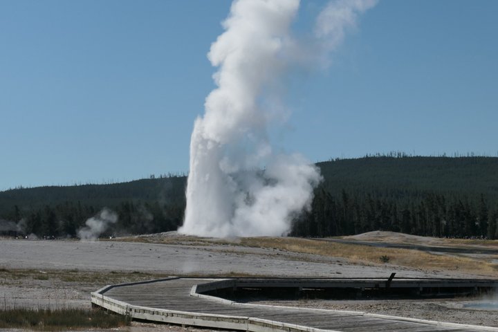 Excursão de caminhada de 6 milhas no gêiser em Yellowstone com almoço