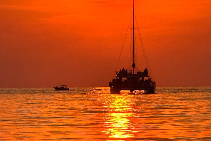 Sarandë : Excursion en bateau en petit groupe avec arrêts baignade, boissons et parasols