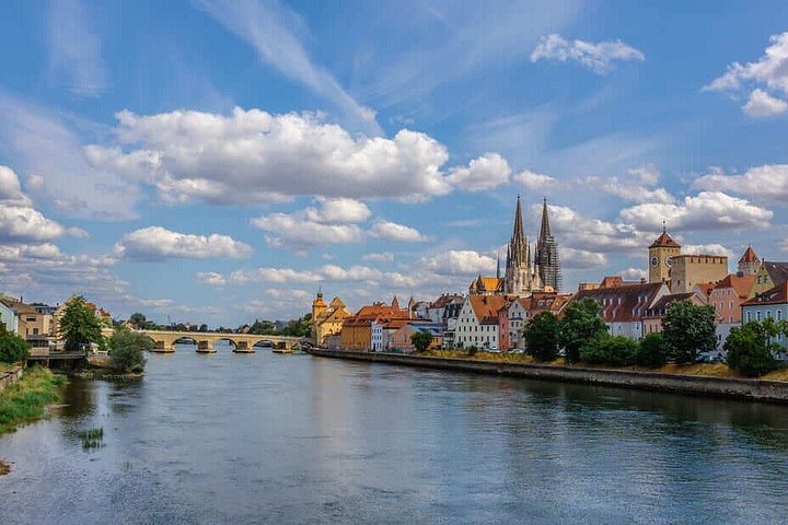 Hello Regensburg : Private 2 - Passeggiata introduttiva di 2 ore con Guida Locale