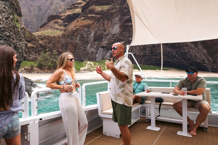 Kauai: Lyxig Na Pali Snorkelupplevelse ombord på Lady Kailani