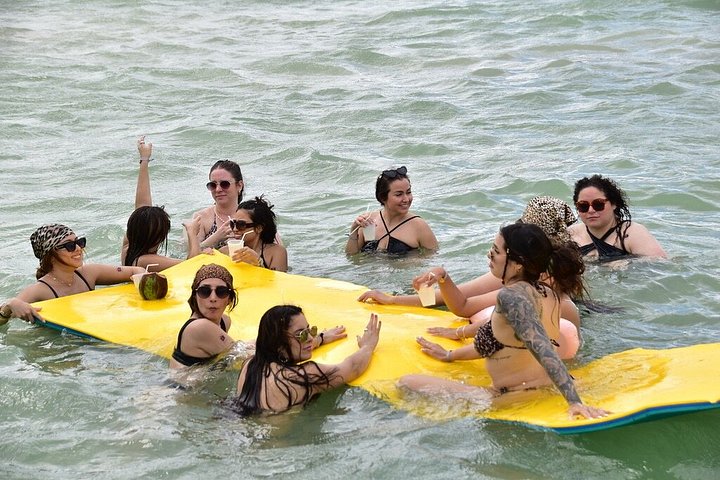 Hoteller i nærheden af Punta Cana VIp Booze Cruise Snorkeling Underholdning