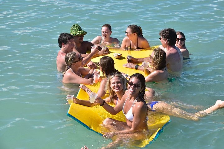 Hoteller i nærheden af Punta Cana VIp Booze Cruise Snorkeling Underholdning
