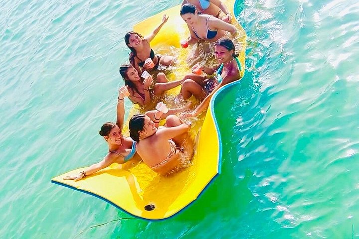 Hoteller i nærheden af Punta Cana VIp Booze Cruise Snorkeling Underholdning