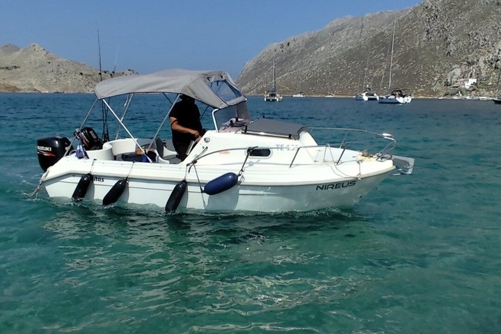 Tour privado con patrón Descubre Symi Spots en un viaje 4 horas