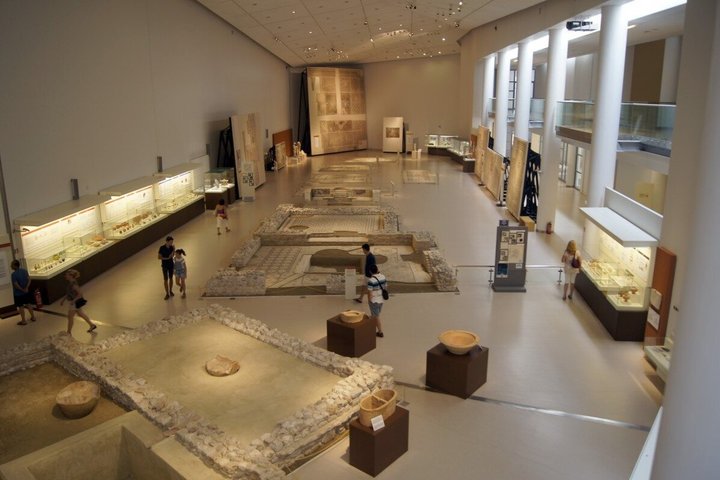Tour Privado de 4 Horas de Patras História Cultura e Degustação de Vinhos