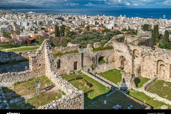 Tour Privado de 4 Horas de Patras História Cultura e Degustação de Vinhos