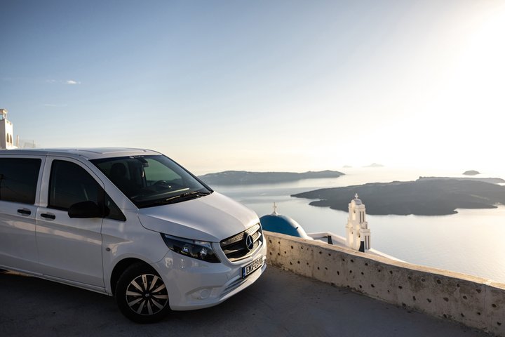 Santorini : Alquiler de Coche Privado y Conductor con Itinerario Flexible