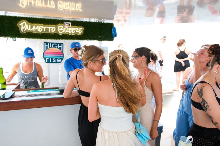Hoteller i nærheten av Charleston Iconic Sunset Sail - Lux Catamaran w/Bar & Bad