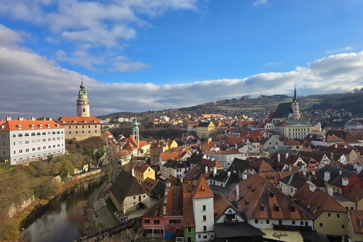 Traslado privado de Passau a Praga, ideal para cruceros por el Danubio