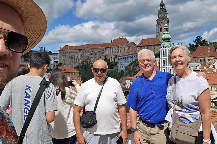 Traslado privado de Passau a Praga, ideal para cruceros por el Danubio