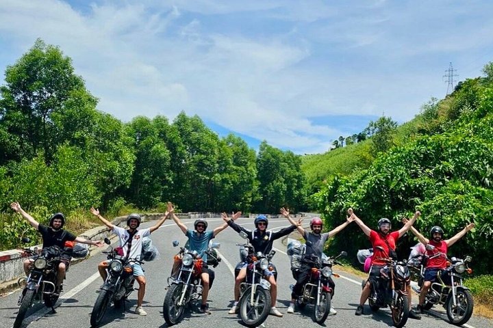 Easy Rider Motor Tour via Hai Van Pass vanuit DaNang/HoiAn/Hue