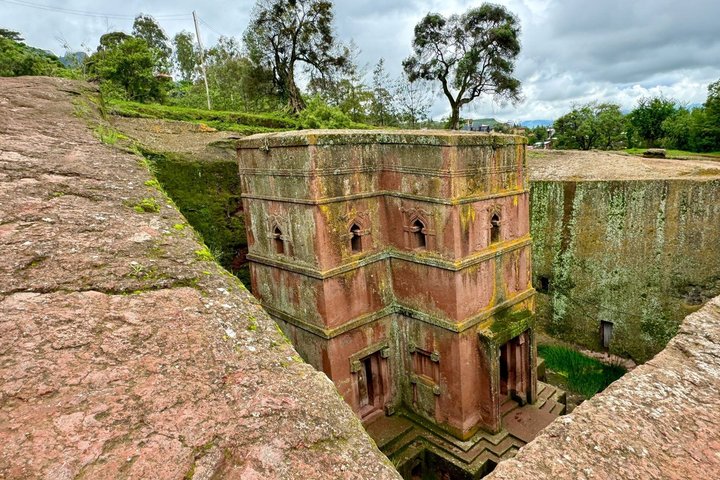Tour 11 monolitiske klippekirker og museum i Lalibela & hule kirke med mumier