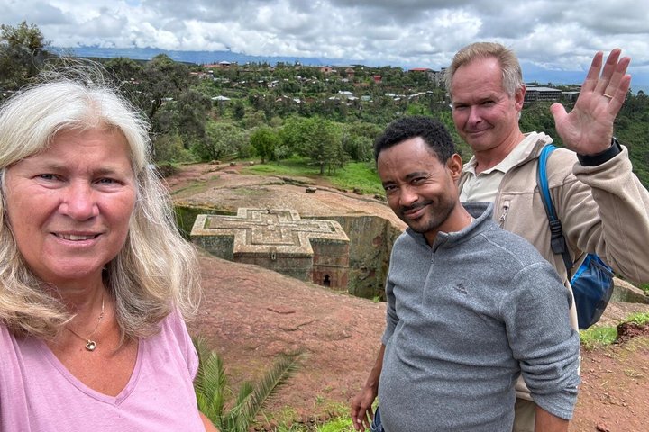 Tour 11 monolitiske klippekirker og museum i Lalibela & hule kirke med mumier