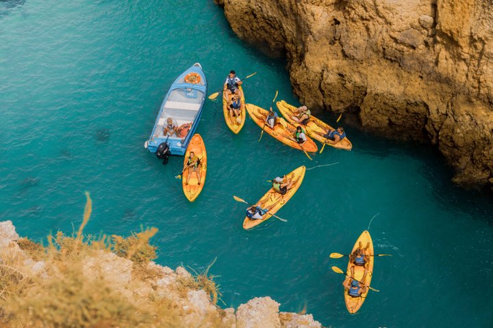 Von Lagos : Kajaktour durch die Höhlen von Ponta da Piedade mit dem Boot
