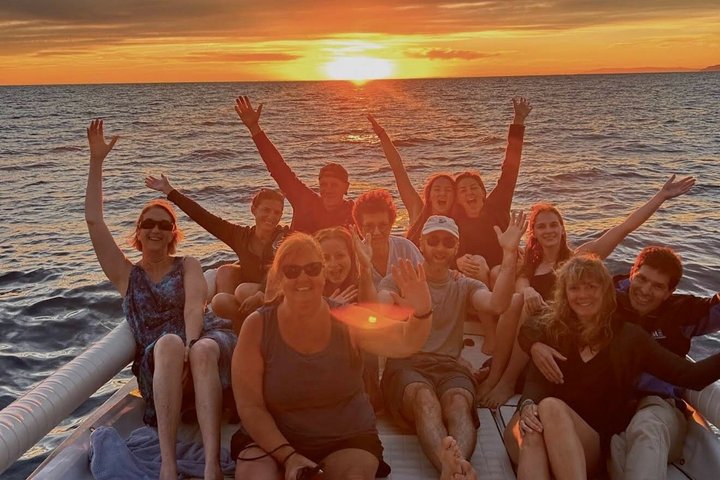 Manarola: day tours and sunset tours with aperitif on board