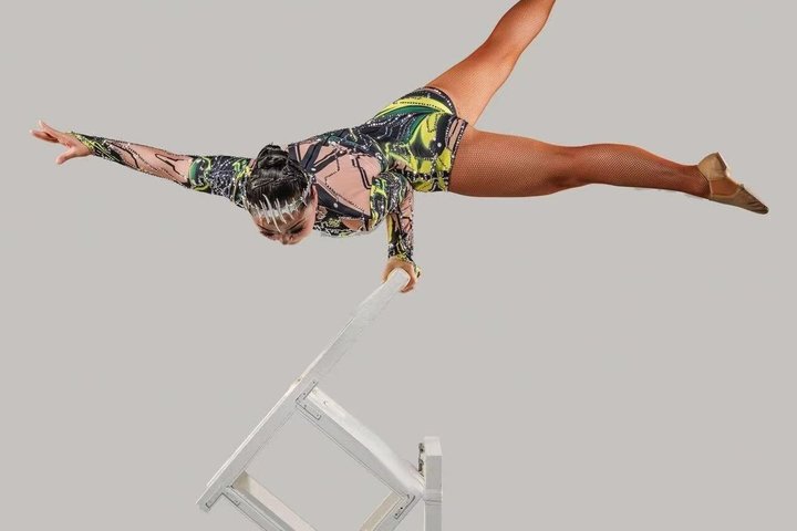 Acrobati straordinari: grande spettacolo del circo di Shanghai a Branson