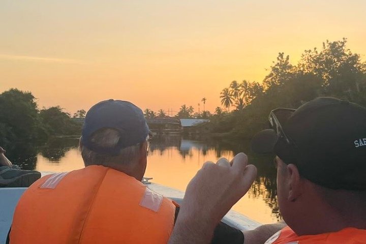 Cruzeiro pelo rio Borneo (Klias) e passeio pelos vaga-lumes
