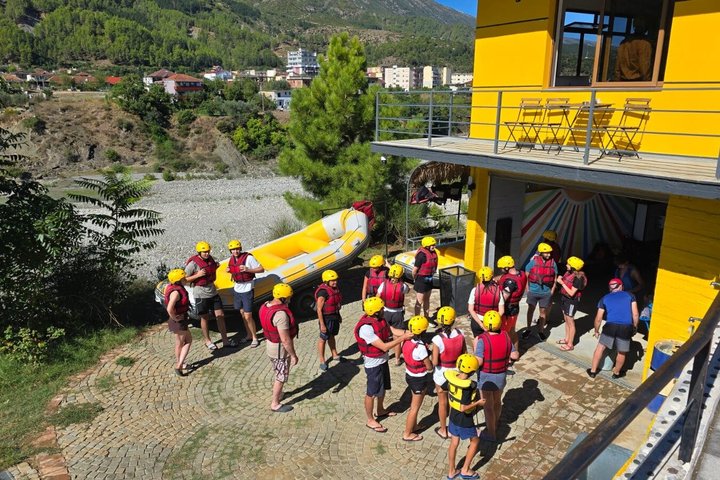 Famiglia Rafting Fiume Vjosa a Permet Albania