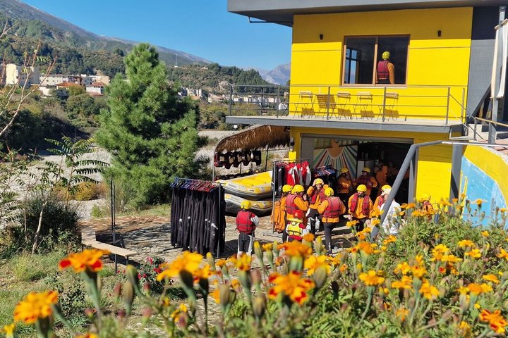 Famiglia Rafting Fiume Vjosa a Permet Albania