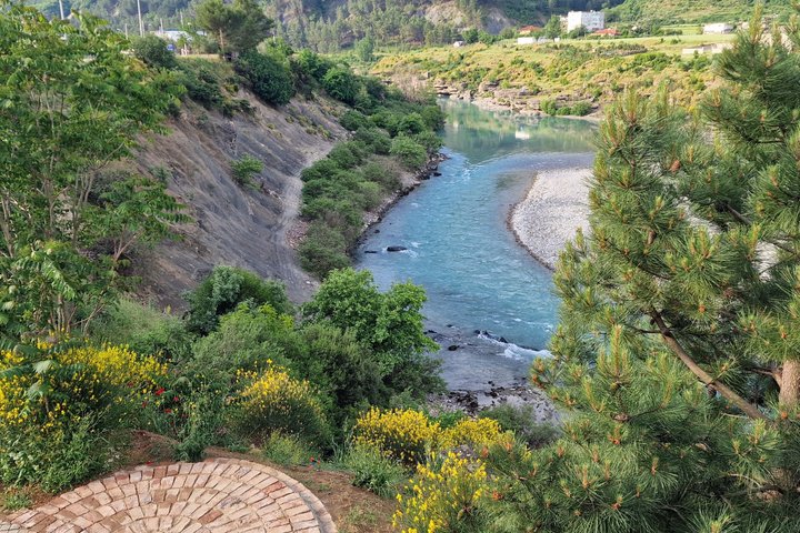Famiglia Rafting Fiume Vjosa a Permet Albania