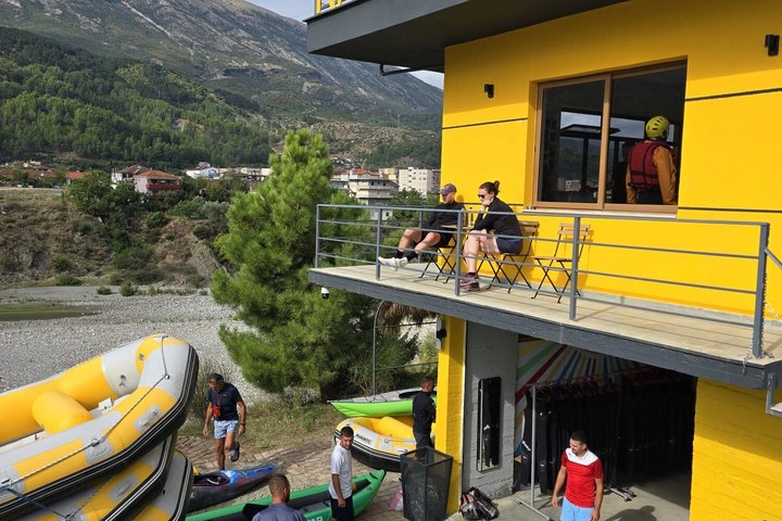 Famiglia Rafting Fiume Vjosa a Permet Albania