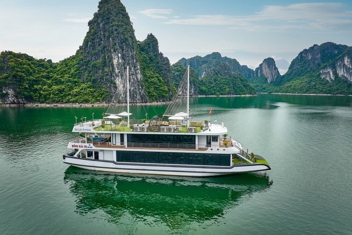 DELUXE Halong Bay Tagestour von Hanoi, täglich betrieben 2026 - 2027