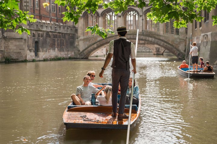 Cambridge Tour by AlumniTM & Punting + valgfritt King's College