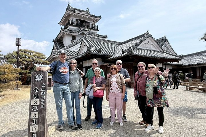 Il meglio di Kochi Tour di mezza giornata: Castello e mercato di Hirome