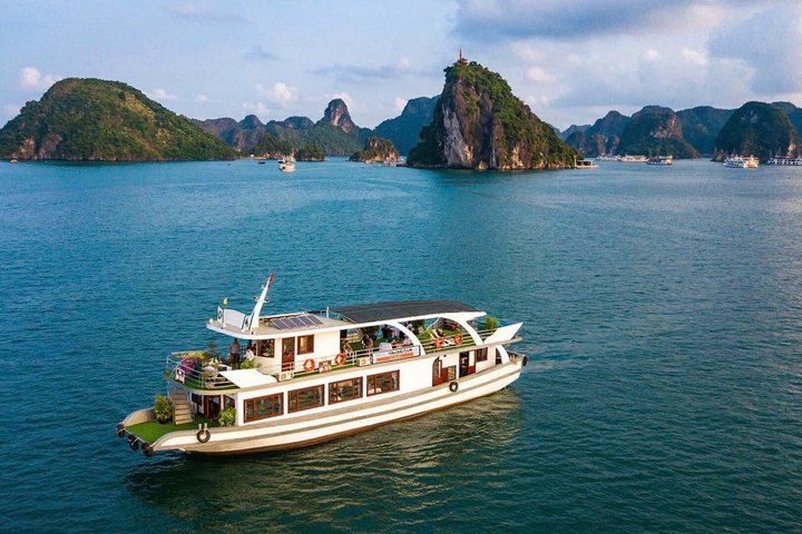 DELUXE Halong Bay Tagestour von Hanoi, täglich betrieben 2026 - 2027
