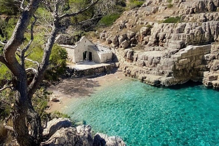 Makarska 3 - Island Speedboat Tour: Blå grottan på Hvar & Blå lagunen