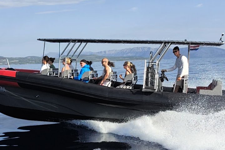 Makarska 3 - Island Speedboat Tour: Blå grottan på Hvar & Blå lagunen
