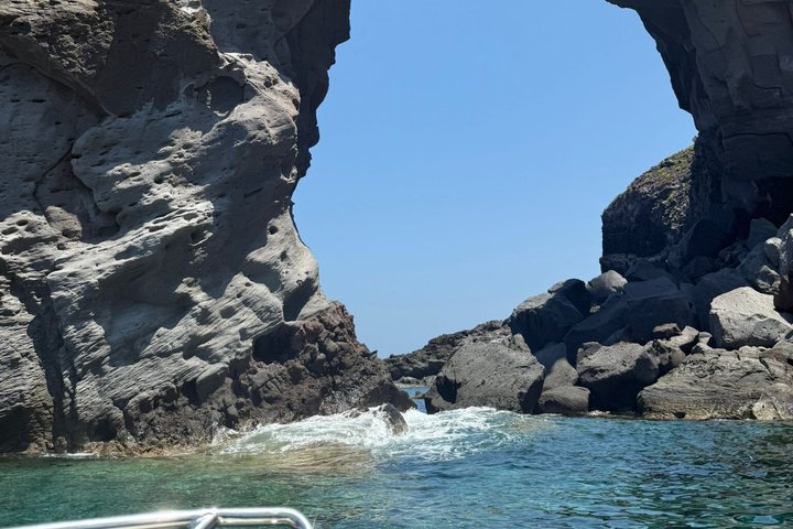 Odyssey: Private Bootstour nach Lipari, optionaler Ausflug nach Salina (4–8 Stunden)