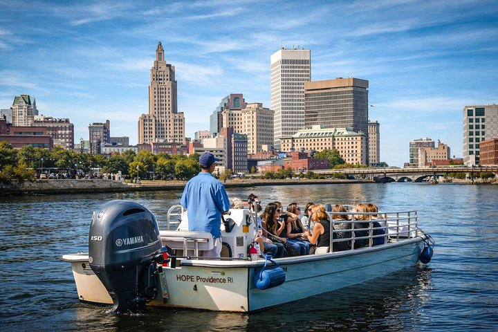 Stadtrundfahrten auf dem Meer : Historische Bootstouren durch Providence