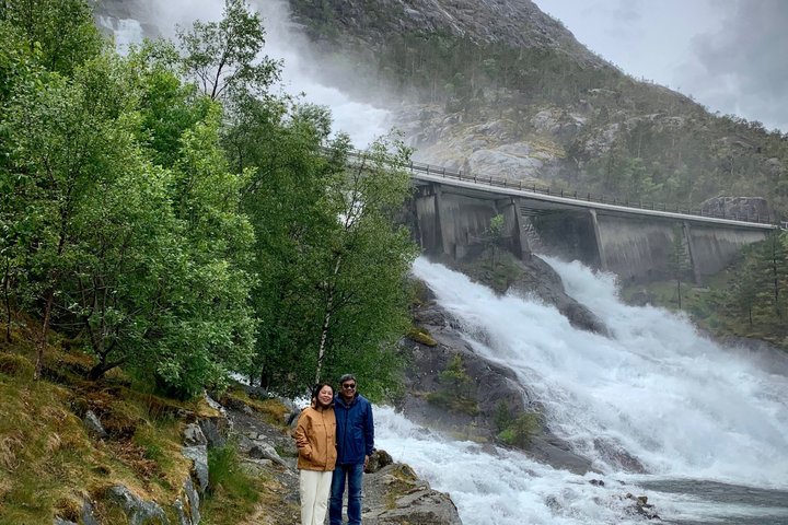 Langfoss og Stordalsvatnet fra Haugesund, liten gruppe tur