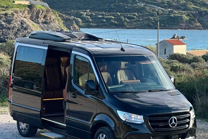 Visite privée d'une demi-journée à Santorin : Oia, Imerovigli et Red Beach