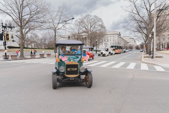 Tour privado a la luz de la luna por Washington D.C. en coche vintage de lujo